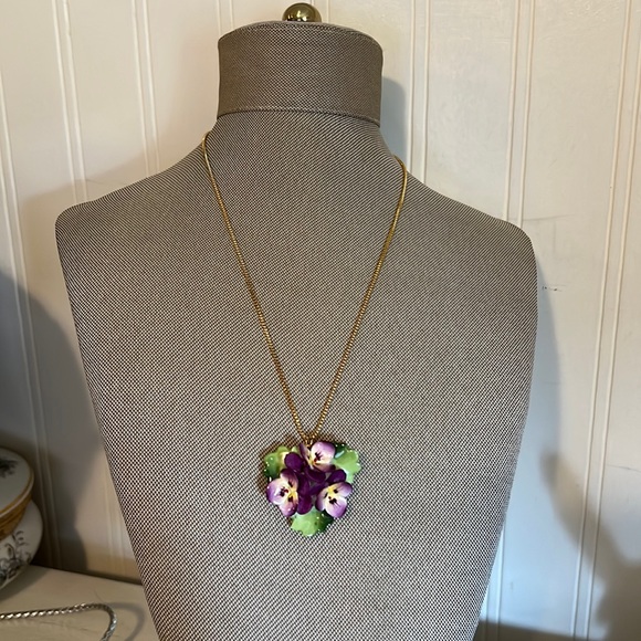 staffordshire Jewelry - Staffordshire bone china pansie necklace & chain 18” England Cara
